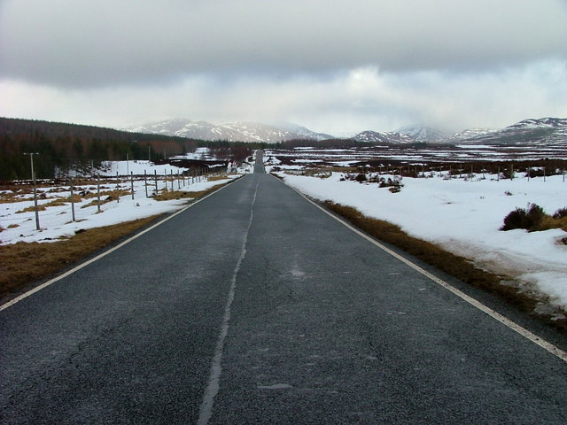 File:The A889 Dalwhinnie to Catlodge road - Geograph - 1752803.jpg