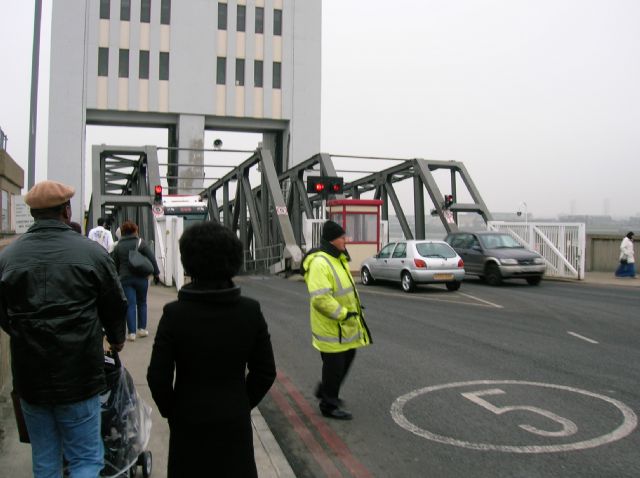 File:A117 Woolwich Ferry on the North Circular Road - Coppermine - 4733.jpg