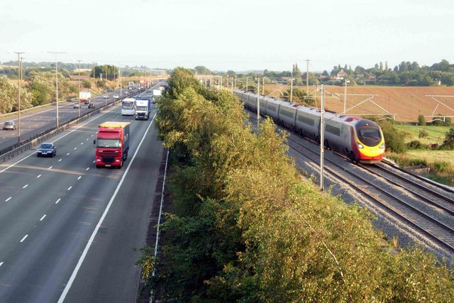 File:Motorway and Railway, south of Watford Gap - Geograph - 224049.jpg