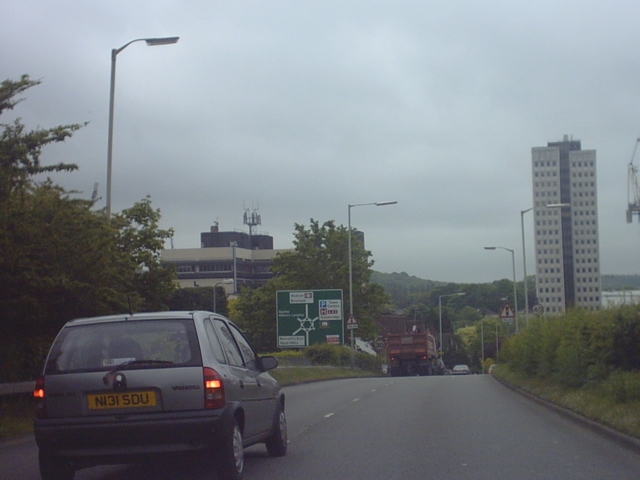 File:A414 - Magic Roundabout Approach - Coppermine - 6036.jpg