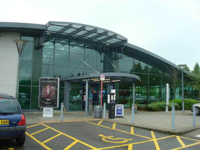 File:Winchester Services - Southbound - Geograph - 1300389.jpg