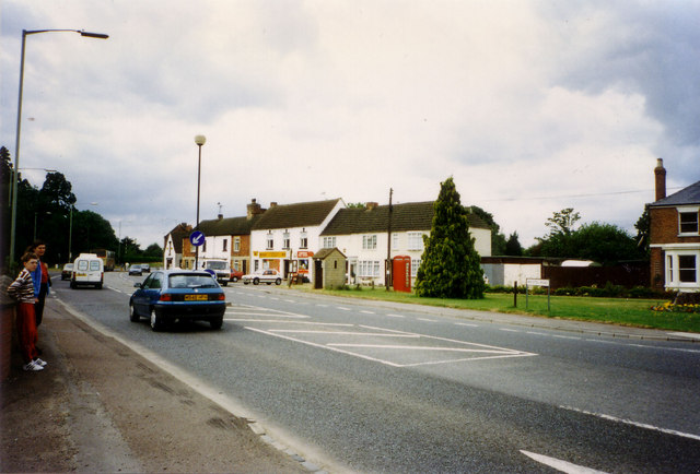 File:Bristol Road, Cambridge, Gloucestershire - Geograph - 358593.jpg