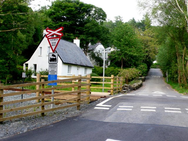 File:Welsh Highland Railway , Nantmor (C) Nigel Mykura - Geograph - 1423859.jpg