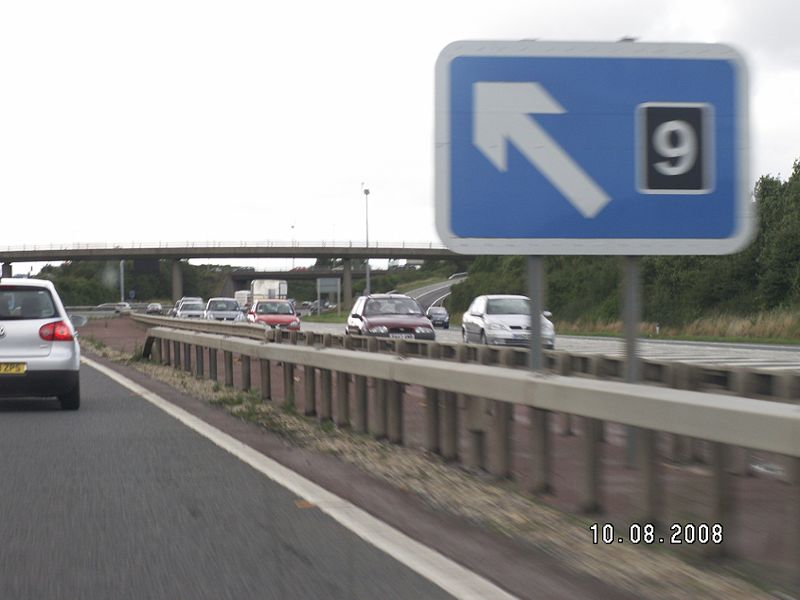 File:M40 J9 sign.jpg