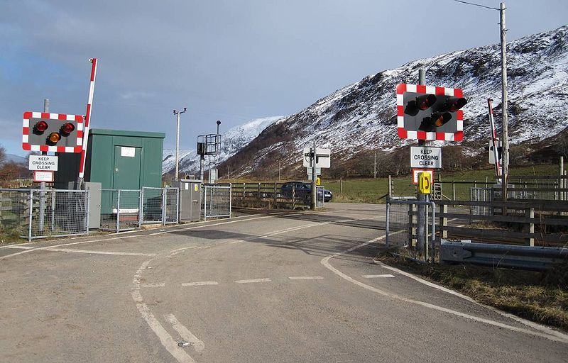 File:Blackwood level crossing.jpg