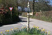 Old Signpost - Geograph - 149004.jpg