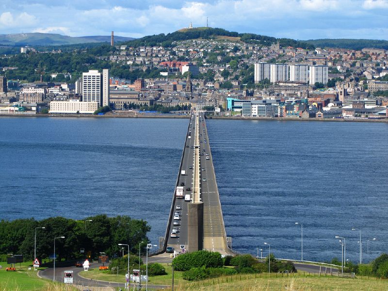 File:Sitting On The Tay.jpg