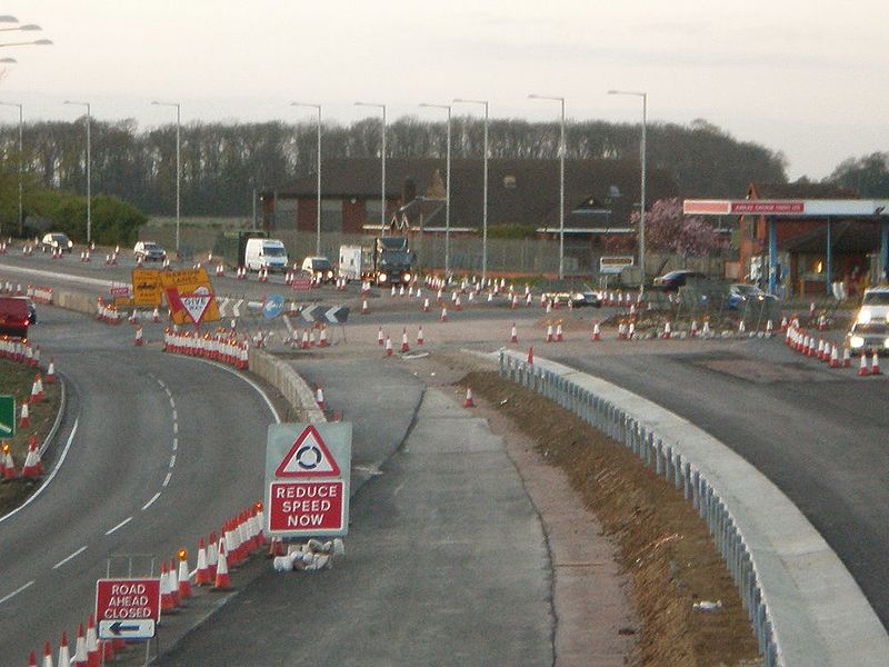 File:Colsterworth removal of roundabout closeup - Coppermine - 22086.JPG