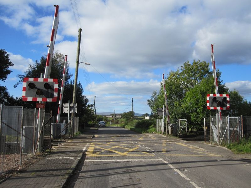 File:Greenfoot level crossing.jpg