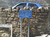 Unsuitable for motor vehicles sign - Coppermine - 4071.jpg