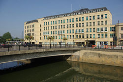 Churchill Bridge, Bath - Geograph - 981904.jpg