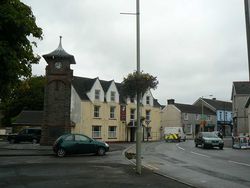 War Memorial Tower, Hirwaun - Geograph - 604753.jpg