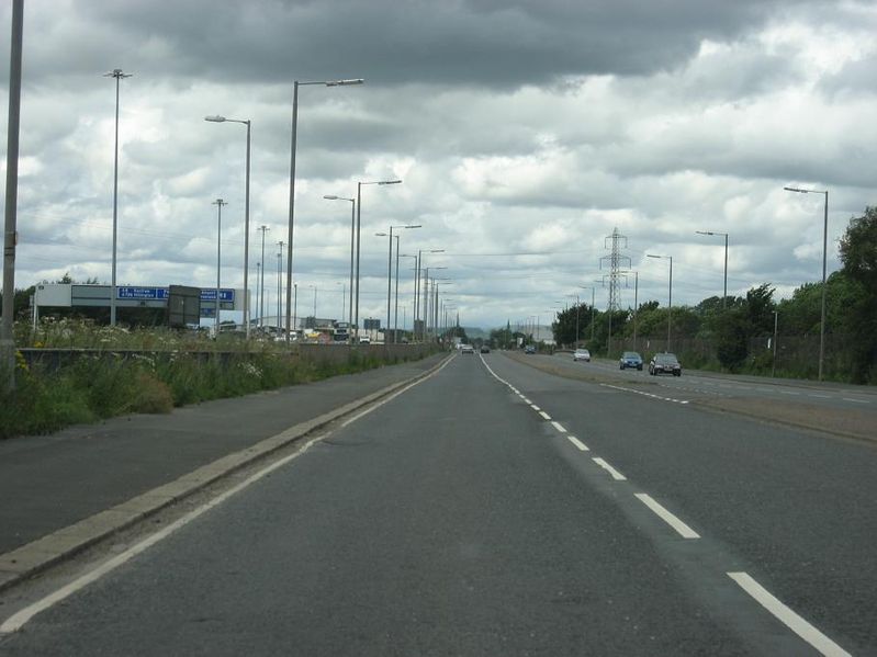 File:A8, Shieldhall looking west, next to the M8 - Coppermine - 14617.JPG