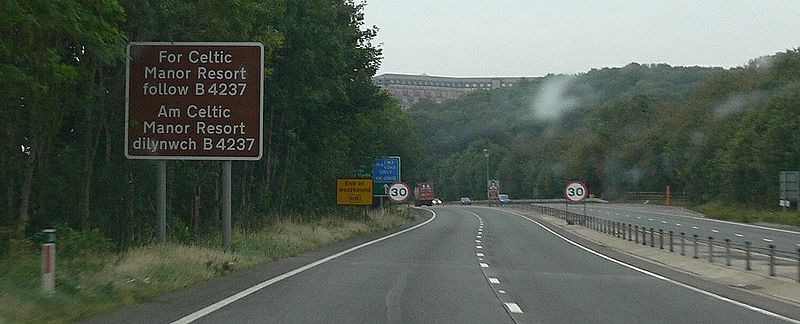 File:Celtic Manor In Background With Sign - Coppermine - 23247.jpg