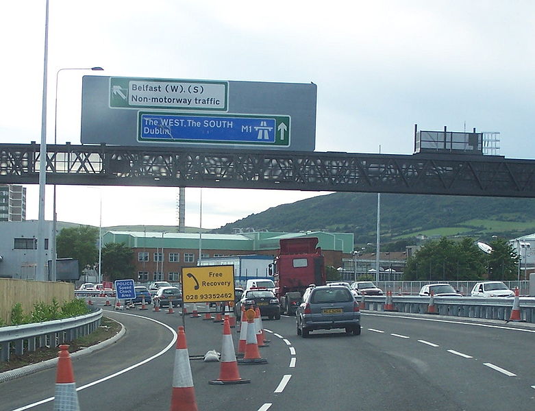 File:New signage on Westlink - Coppermine - 18991.jpg