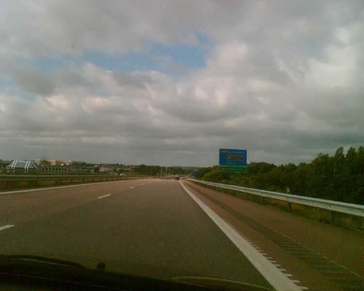 File:S Danish-style motorway signage - Coppermine - 14535.jpg