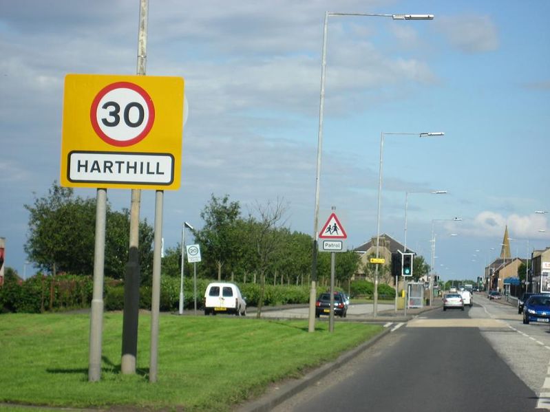 File:Old A8 (B7066) Harthill - Coppermine - 14192.JPG