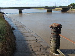 Crossing The Ouse - Geograph - 1519586.jpg