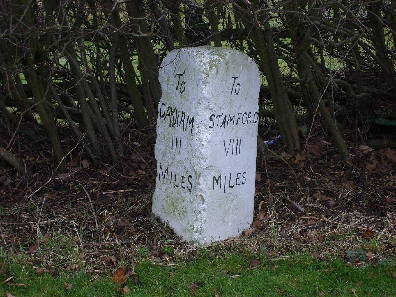 File:Old roman numeral milepost - Coppermine - 16451.JPG