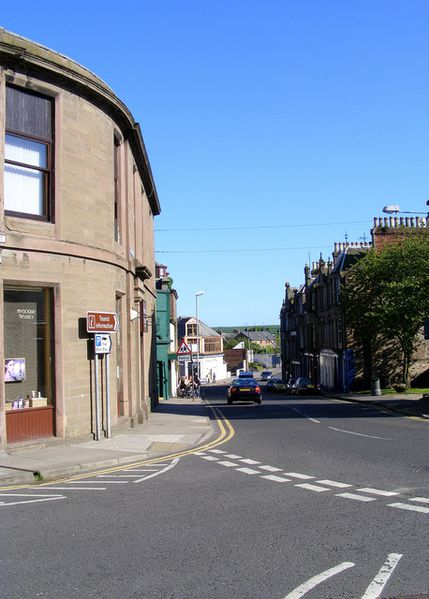 File:The Junction of High Street and George Street - Geograph - 1309584.jpg