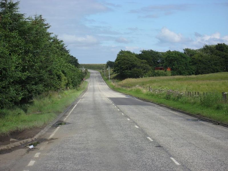 File:Old A8 (B7066) climbing east out of Salsburgh - Coppermine - 14212.JPG