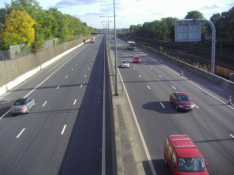 File:M1 from Selvage Lane Mill Hill - Coppermine - 23553.jpg