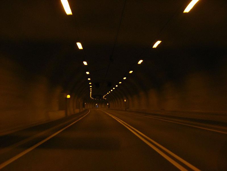 File:A299 Inside Pegwell Tunnel - Coppermine - 18639.jpg