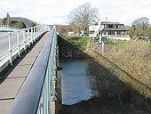 Haw Bridge crosses the Severn - Geograph - 717641.jpg