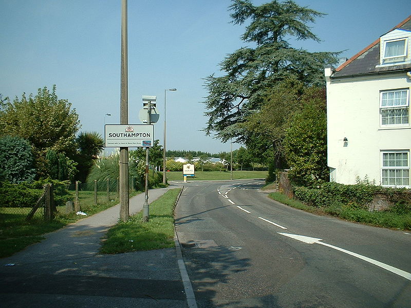 File:A27 Mansbridge Road (Southampton) - Coppermine - 3386.JPG