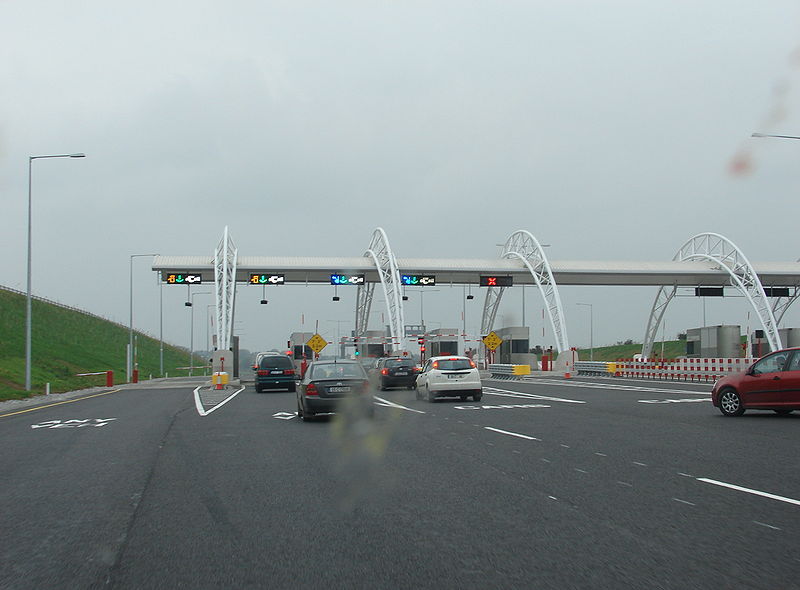 File:M8 toll booths - Coppermine - 8312.JPG