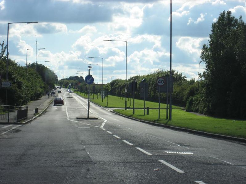 File:Old A8 (B7066) Harthill looking west - Coppermine - 14170.JPG