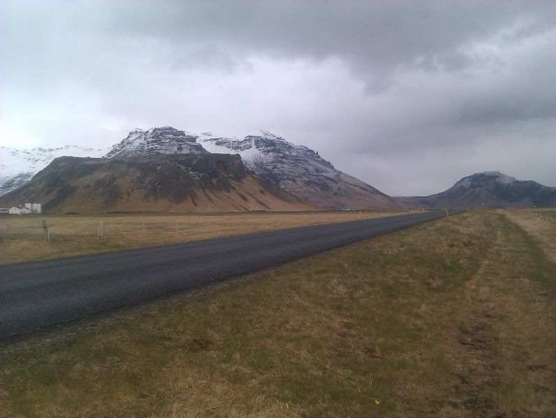 File:Highway 1 near Eyjafjallajokull.jpg