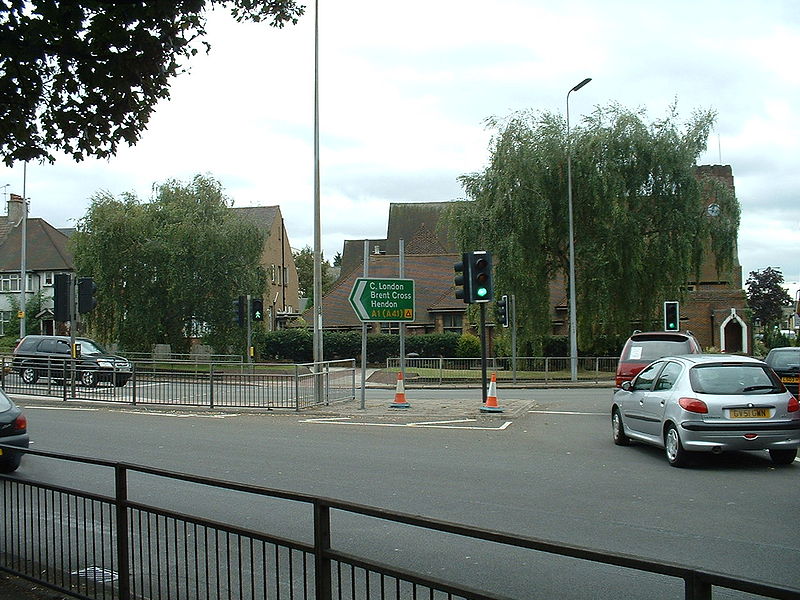 File:A1 Mill Hill Circus - Coppermine - 15304.JPG