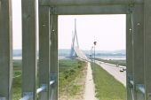 Pont de Normandie from toll booth - Coppermine - 110.jpg