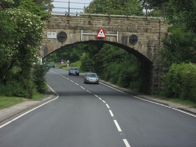 File:A6 bridge, Carnforth - Coppermine - 18382.JPG