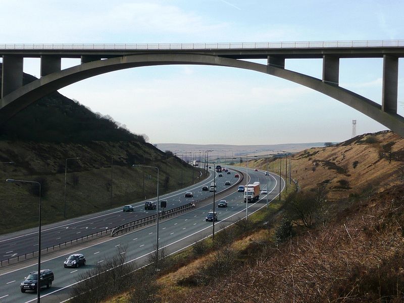 File:M62 Scammonden Bridge - Coppermine - 17768.JPG