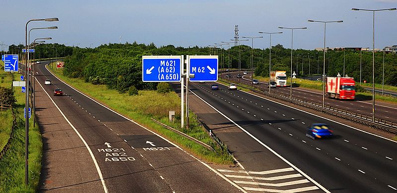 File:M62 junction 27 - Coppermine - 6814.jpg