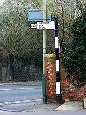 Old road sign, Clifton Street, Swindon - Geograph - 1099246.jpg