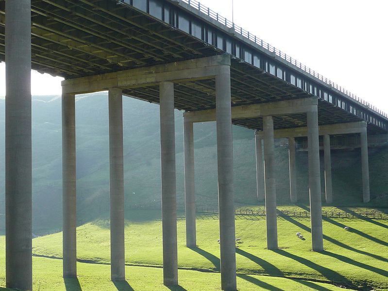 File:Rakewood Viaduct over Longden End Clough. - Coppermine - 16884.JPG