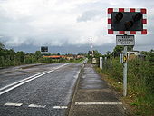 Newmarket- B1061 Dullingham Road level crossing - Geograph - 881362.jpg