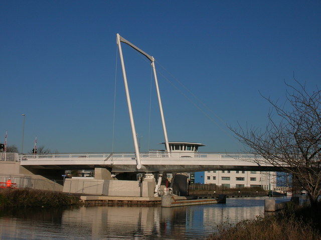 File:Gloucester, Hempsted, St Ann Way bridge - Geograph - 1081145.jpg