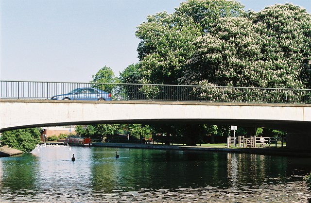 File:Victoria Park Bridge - Geograph - 127740.jpg