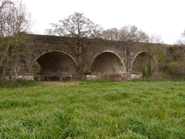 File:Rolle Bridge on the river Torridge as seen from upstream - Geograph - 1823042.jpg