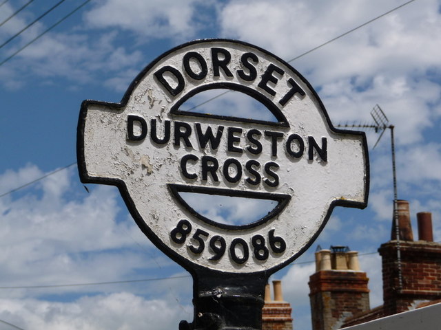 File:Durweston- detail of finger-post - Geograph - 1915857.jpg