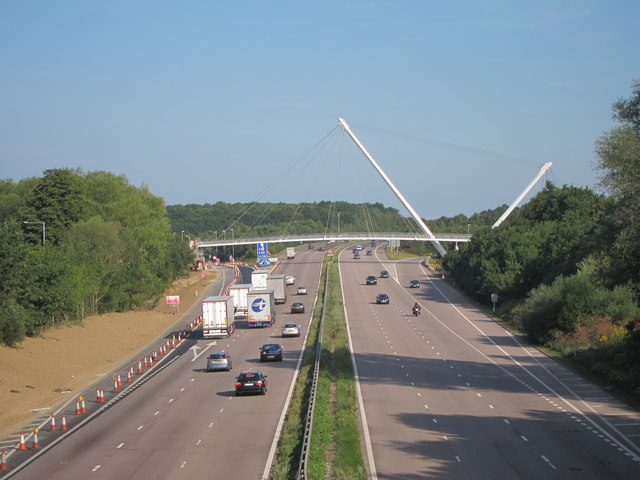 File:New junction 9 footbridge over M20 - Geograph - 2537434.jpg
