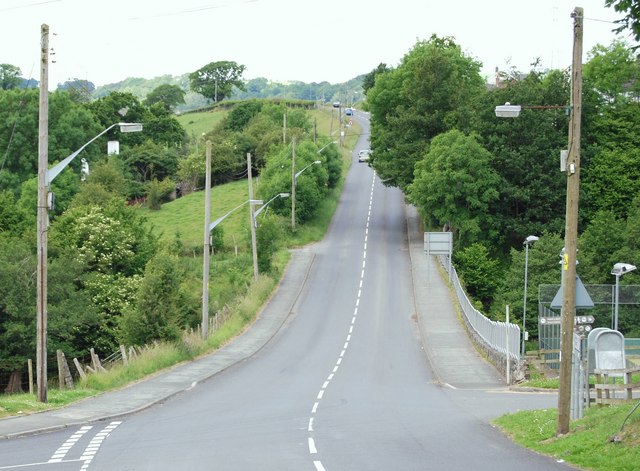 File:The road towards Clawdd Poncen - Geograph - 1672614.jpg