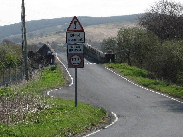 File:Bridge over the River Doon - Geograph - 1311355.jpg