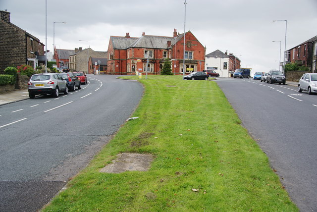 File:The split between Chorley Old Road and Chorley New Road - Geograph - 2596154.jpg