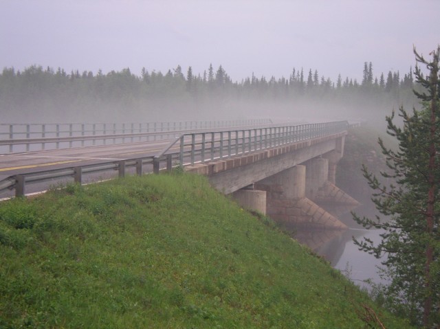 File:E75 (Route 4 - Arctic Highway) bridge at Siltamajat - Coppermine - 6722.jpeg