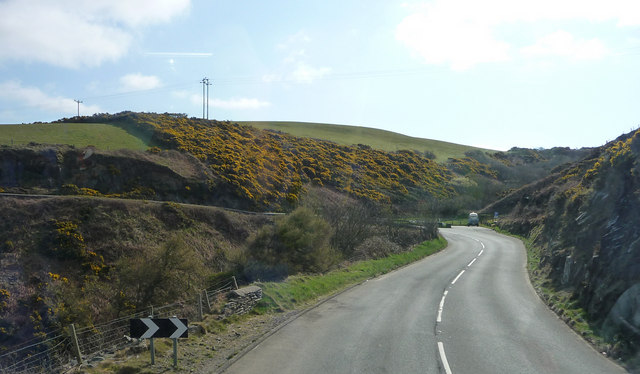 File:Sharp bend in the road (C) Chris Gunns - Geograph - 1883540.jpg